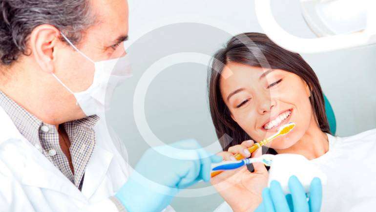 Dentist’s Healthy Teeth Holiday Wish List